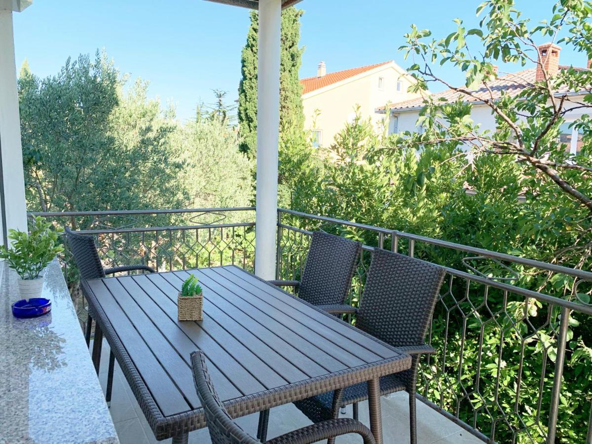 Apartment Gardenview - New! Krk Town Exterior photo