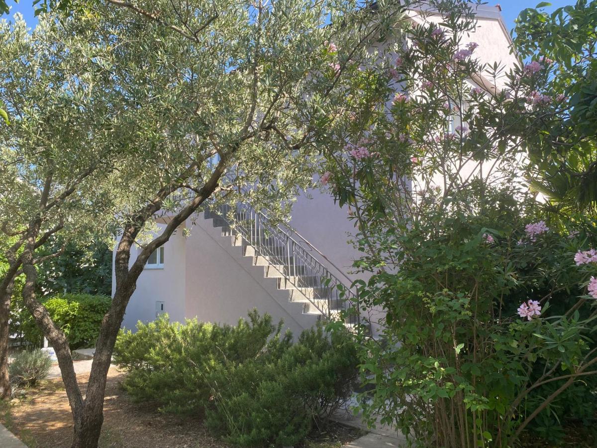 Apartment Gardenview - New! Krk Town Exterior photo